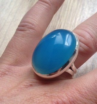 Zilveren ring met ovale blauwe ovale Chalcedoon 17.5 mm